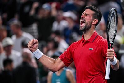 Efusiva celebración de Novak Djokovic tras su victoria sobre Yannick Hanfmann.
