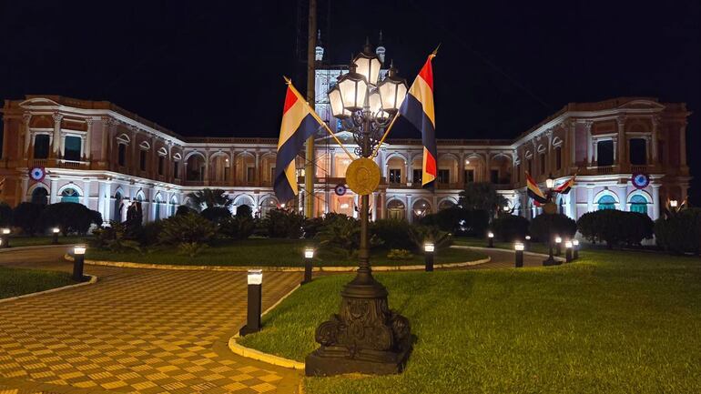Foto reciente del  Palacio de López. Fotografía atribuida a Rubén Dario Duarte Villalba.