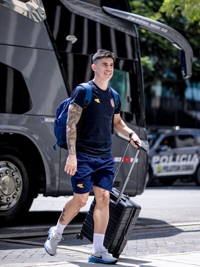 El argentino Lautaro Comas, a la llegada del plantel del Sportivo Luqueño a la capital peruana.