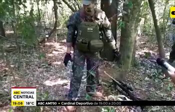 Fusil de narcotirador del EPP, entre evidencias incautadas