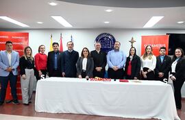Convenio entre Sudameris y la Universidad Católica.