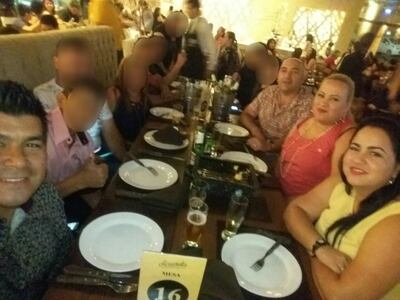 Alberto Núñez Godoy, Noelia Portillo, Carolina González y el titular del JEM, Orlando Arévalo. Fue en diciembre del 2017 en una cena de fin de año de la empresa Zielanko SA.