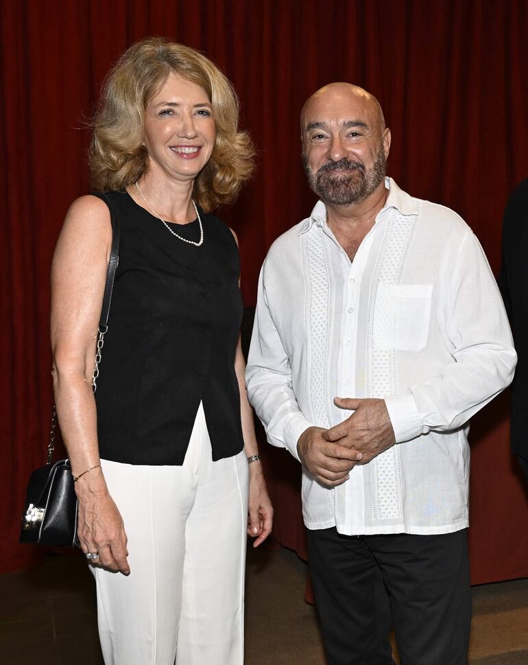 Katja Afheldt, embajadora de la Unión Europea junto con Pierre Christian Soccoja, embajador de Francia.