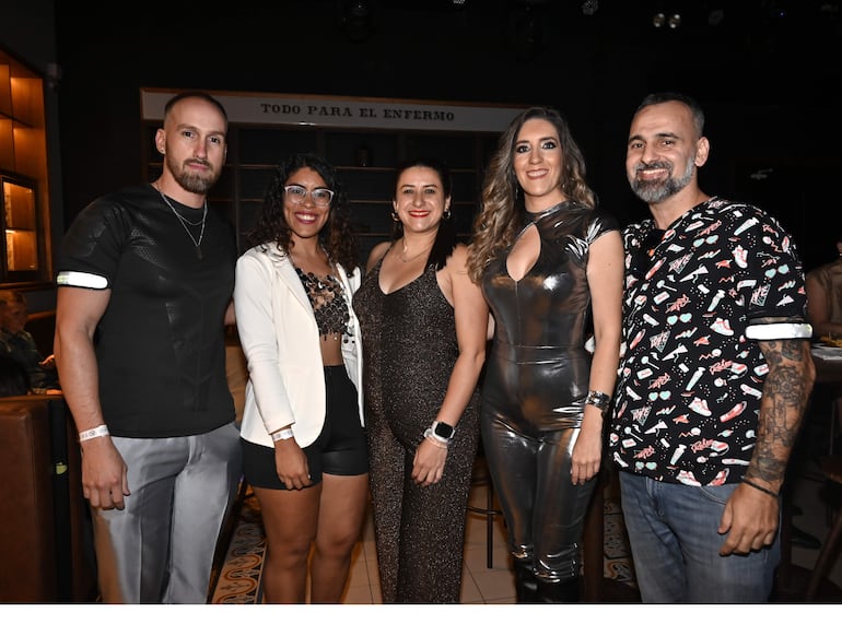 Alfredo Gill Morlis, Ara Ramírez, Leidy Gómez, Delia Velázquez y Mario Hannich.