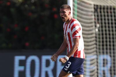 Ronaldo Dejesús, futbolista de la selección paraguaya Sub 23, celebra su gol ante Uruguay en un partido del Preolímpico Sudamericano Sub-23 en el estadio Polideportivo Misael Delgado, en Valencia, Venezuela.