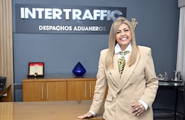 La economista Lina Pereira de Vera destaca la importante labor del despachante de aduana.