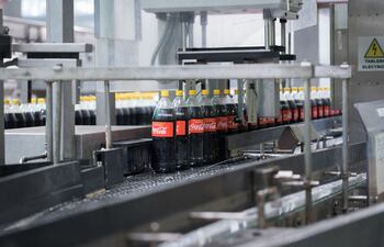 Coca-Cola Paresa es una de las compañías con mayor impacto económico en Paraguay. Pertenece a Embotelladora Andina S.A., uno de los principales embotelladores del sistema Coca-Cola en América Latina.
