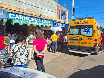 Procedimiento posterior a la muerte de la mujer, antes de ser trasladada al Hospital Regional de Paraguarí.