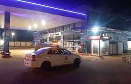 La estación de servicios fue atacada por delincuentes esta madrugada e intentaron robar el cajero automático, pero no tuvieron éxito.