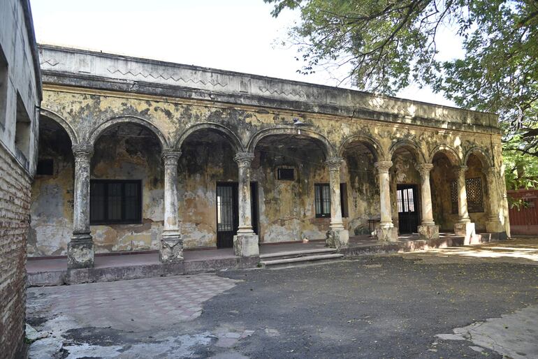 En Asunción hay más de 600 inmuebles patrimoniales en situación de abandono.