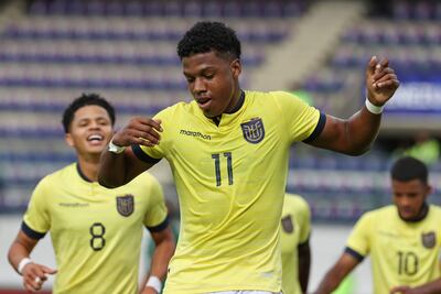 El extremo John Mercado celebra el primer tanto ecuatoriano.