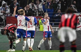 Pavel Sulc le dio el empate al Slavia sobre el final.