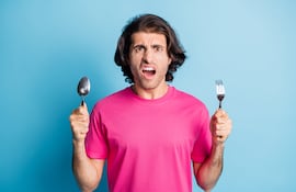 El hambre podría estar ayudando a que tomes malas decisiones.