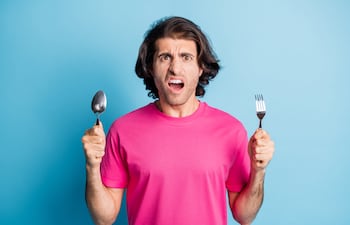 El hambre podría estar ayudando a que tomes malas decisiones.