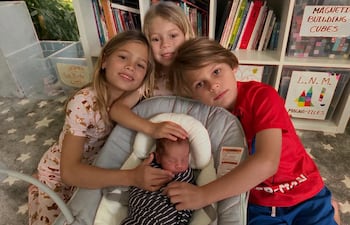 ¡Lo más tierno que verás hoy! La primera postal de los cuatro hijos de Enrique Iglesias y Anna Kournikova.