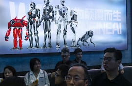 El Ministerio chino de Exteriores sostuvo este lunes que la difusión de narrativas de amenaza o fomentar la confrontación solo obstaculizará el proceso de gobernanza de la inteligencia artificial (IA), en medio del debate generado en Estados Unidos sobre la necesidad de frenar el desarrollo de esta tecnología.
