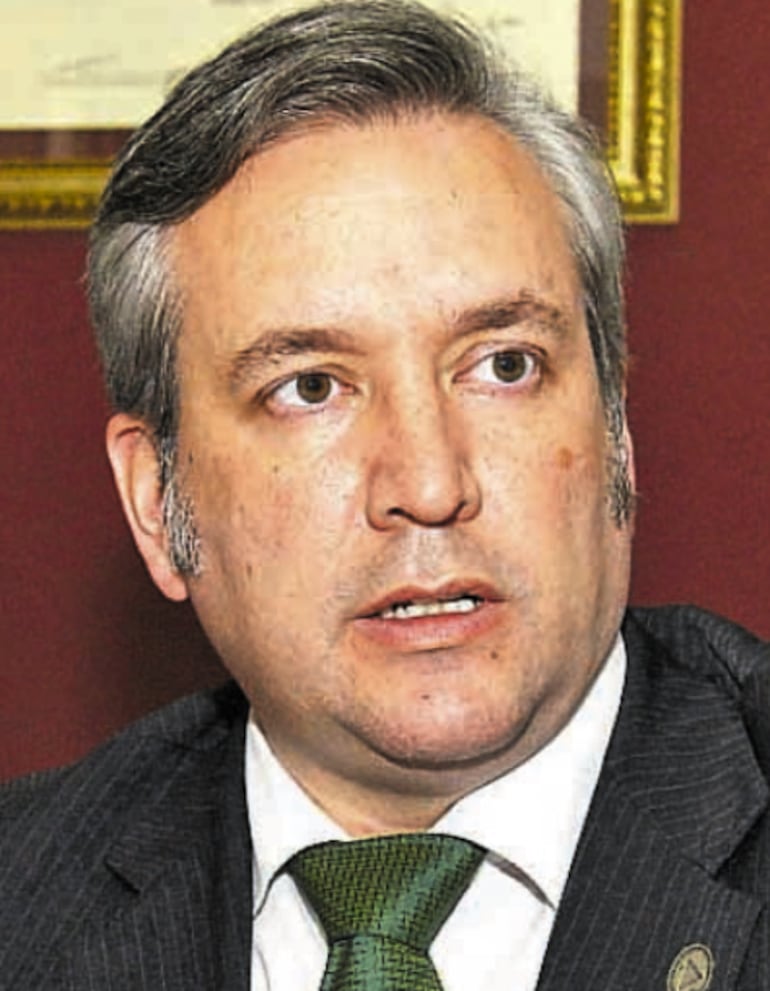 Yoan Paul López, juez que ratificó la prisión del diputado colorado Miguel Cuevas. Su resolución fue confirmada por la Cámara.