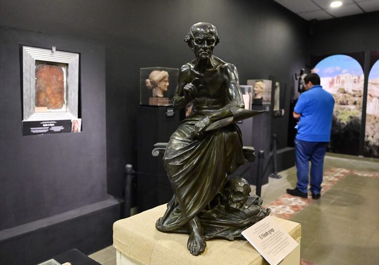 El filósofo griego, finales del siglo XIX. Edouard Drouot (1859-1945). Petit bronce originario de Francia inspirado en los filósofos griegos de la antigüedad.