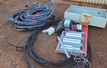 Equipos encontrados por ANDE en la intervención a la criptominera.