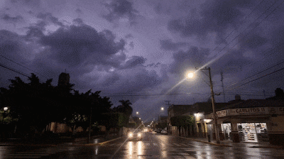 Gif animado de una tormenta llegando a Asunción.
