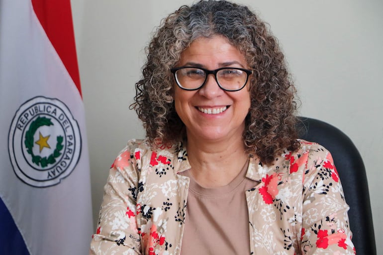 Ana Mello, directora general del Tercer Ciclo y la Educación Media del MEC.