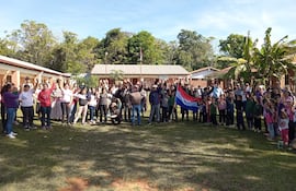 Padres y alumnos de la Escuela Nueva Esperanza protestaron ante la falta de maestros y las clases en modalidad plurigrado.