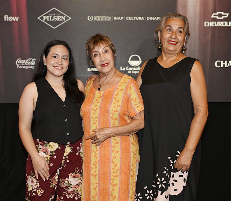 Ceci Torres, Margarita Irún y  Liz Fernández Casabianca.