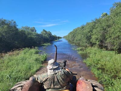 Así se encuentra el camino que conduce a la zona de Fortín Florida, en poco días más ni los tractores, podrán pasar por el lugar.
