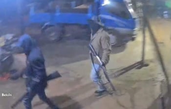 Delincuentes se hicieron pasar por policías y sustrajeron G. 280 millones a un agente penitenciario en San Salvador.