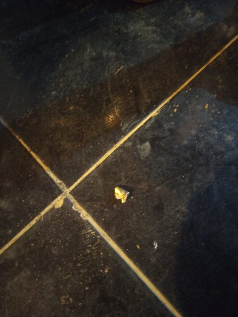 Uno de los proyectiles encontrados en el lugar del hecho.
