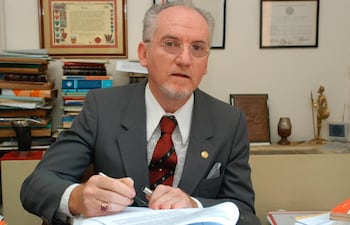 El ministro de la Corte, César Garay Zucolillo reemplaza desde hoy a César Diesel en el Jurado de Enjuiciamiento de Magistrados como representante de la Corte Suprema de Justicia.