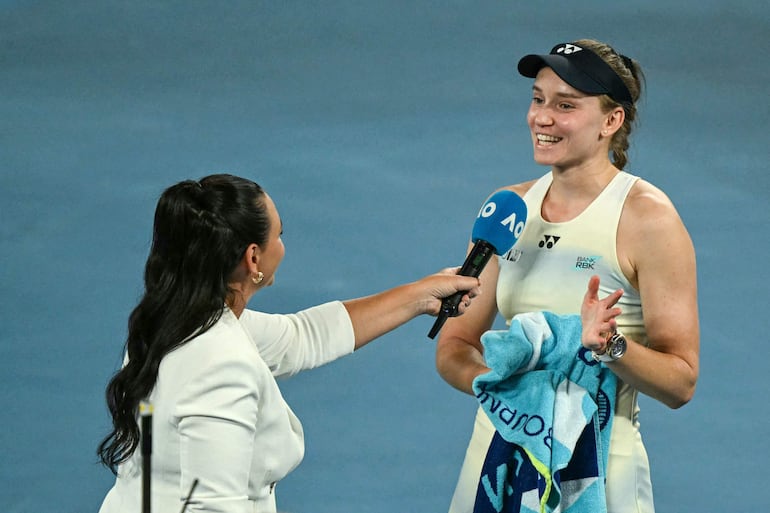 La kazaja Elena Rybakina venció en semifinla a la norteamericana Jessica Pegula y medirá en la final el sábado a la bielorrusa Aryna Sabalenka.
