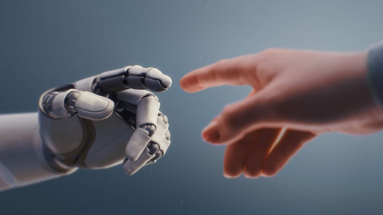 Un humano interactúa con un robot mediante un gesto con la mano, destacando la tecnología avanzada.