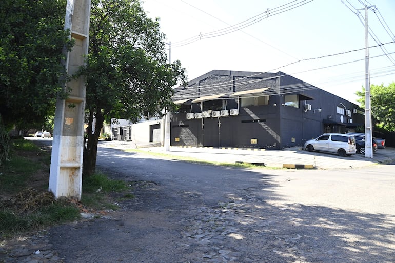 Más baches en Hermes Irrazabal y Amambay, Lambaré.