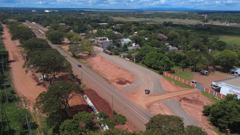 Lentitud en obras de la antigua ruta PY02 genera malestar en frentistas de Coronel Oviedo
