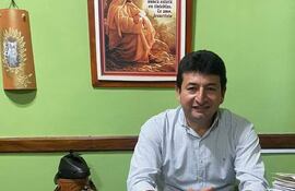 Padre Alcides Mendoza, párroco de Piribebuy.