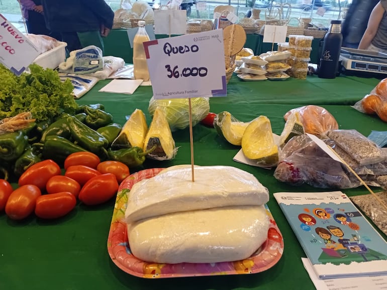 Durante la primera jornada se habilitó un "Mercadito Gourmet", donde se ofrecieron productos procesados en origen.