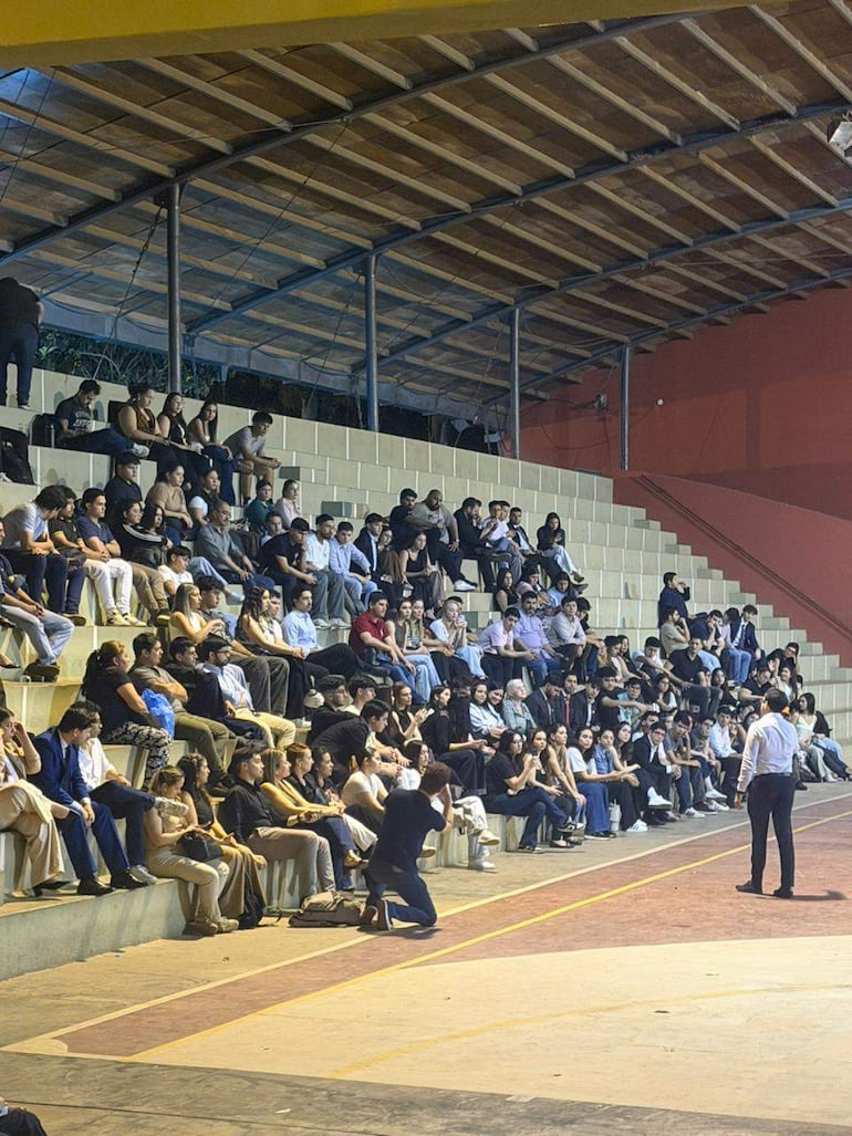 Asamblea extraordinaria del Centro de Estudiantes de Derecho UNA.