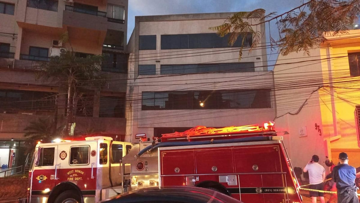 Video: cortocircuito habría causado incendio en edificio de la Defensa Pública
