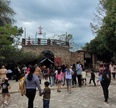 Con fe y devoción, peregrinos llegaron hasta Monte Alto para honrar al Divino Niño Jesús.