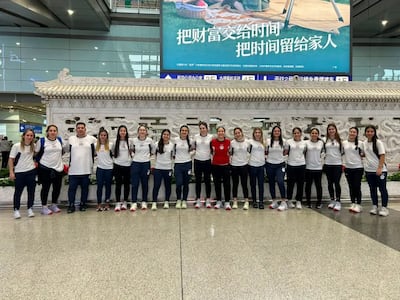 Las chicas de la Sub 20, arribando al aeropuerto de Jinzhong, en China, para la cita ecuménica. El debut será en la madrugada de este miércoles contra Serbia.