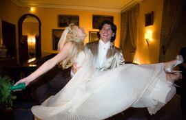 "Cuando pienso en el camino que ya hemos recorrido juntos, se siente como esta foto... Un sueño en el que me siento como flotando", expresó una romántica Tynka en sus Bodas de Marfil. (Instagram/Tynka Haedo Valdez)