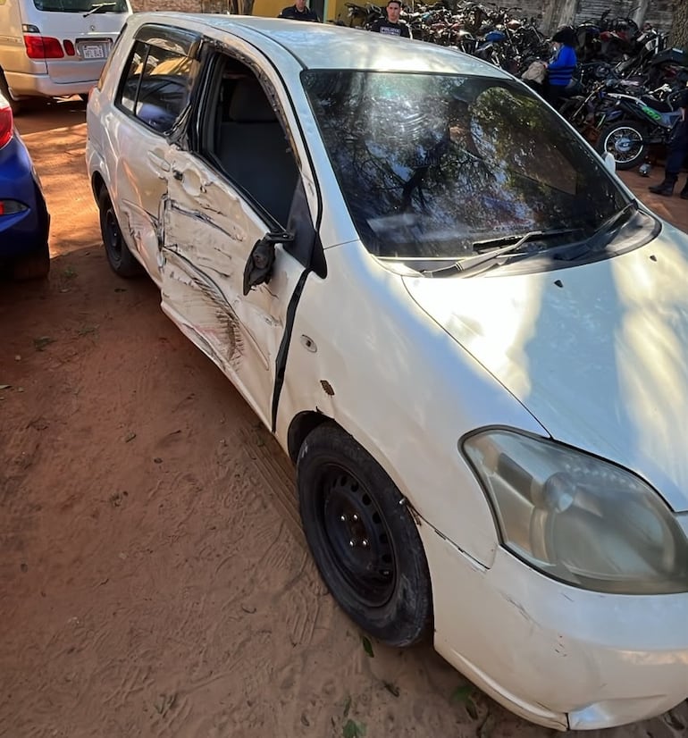 El automóvil involucrado en el accidente.