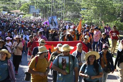 Jóvenes peregrinaron hasta la Basílica de Caacupé este sábado. 