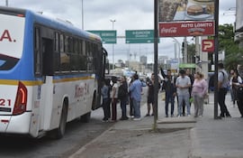 Algunas líneas del transporte público no se plegaron a la huelga.