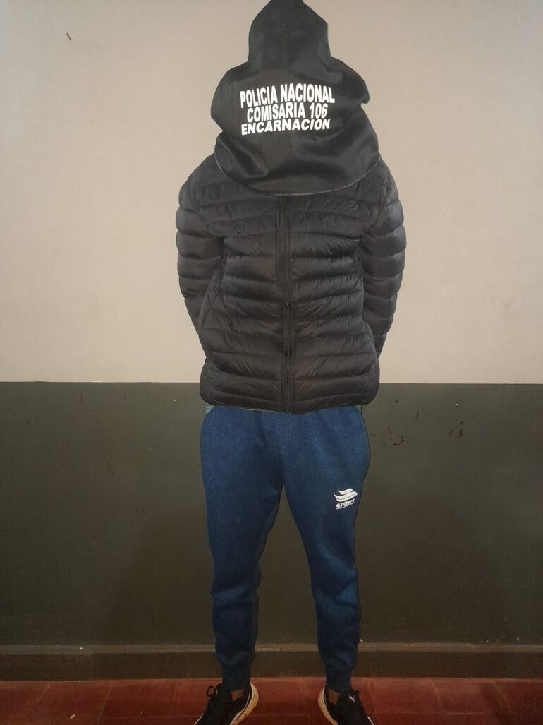 Aprehenden a joven que circulaba con motocicleta denunciada como hurtada en Encarnación.