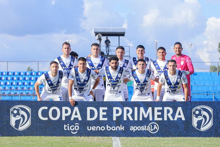 El equipo de Sportivo Ameliano, que viene de caer goleado ante el descendido General Caballero de Juan León Mallorquín.