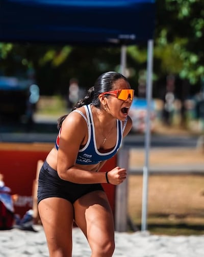 La paraguaya Sofía Martínez, representante del vóley playa, podría ser la abanderada del Team Paraguay en los Juegos Dakar 2026.