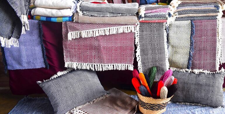 Los productos son elaborados en telares rústicos, con técnicas ancestrales que buscan ser salvaguardadas.