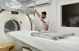 El nuevo equipo de tomografía del Hospital Regional de Ciudad del Este sería puesto en funcionamiento el próximo lunes.